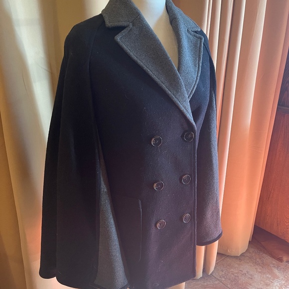 NEW! BCBGeneration Two Toned, Double Breasted Cape Coat, Jacket Size XS - Picture 2 of 11